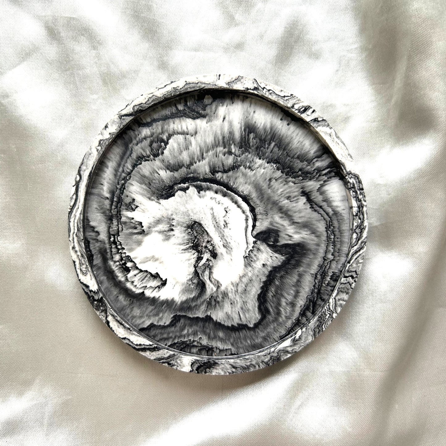Willow Jesmonite Coaster - Black - Large Circle