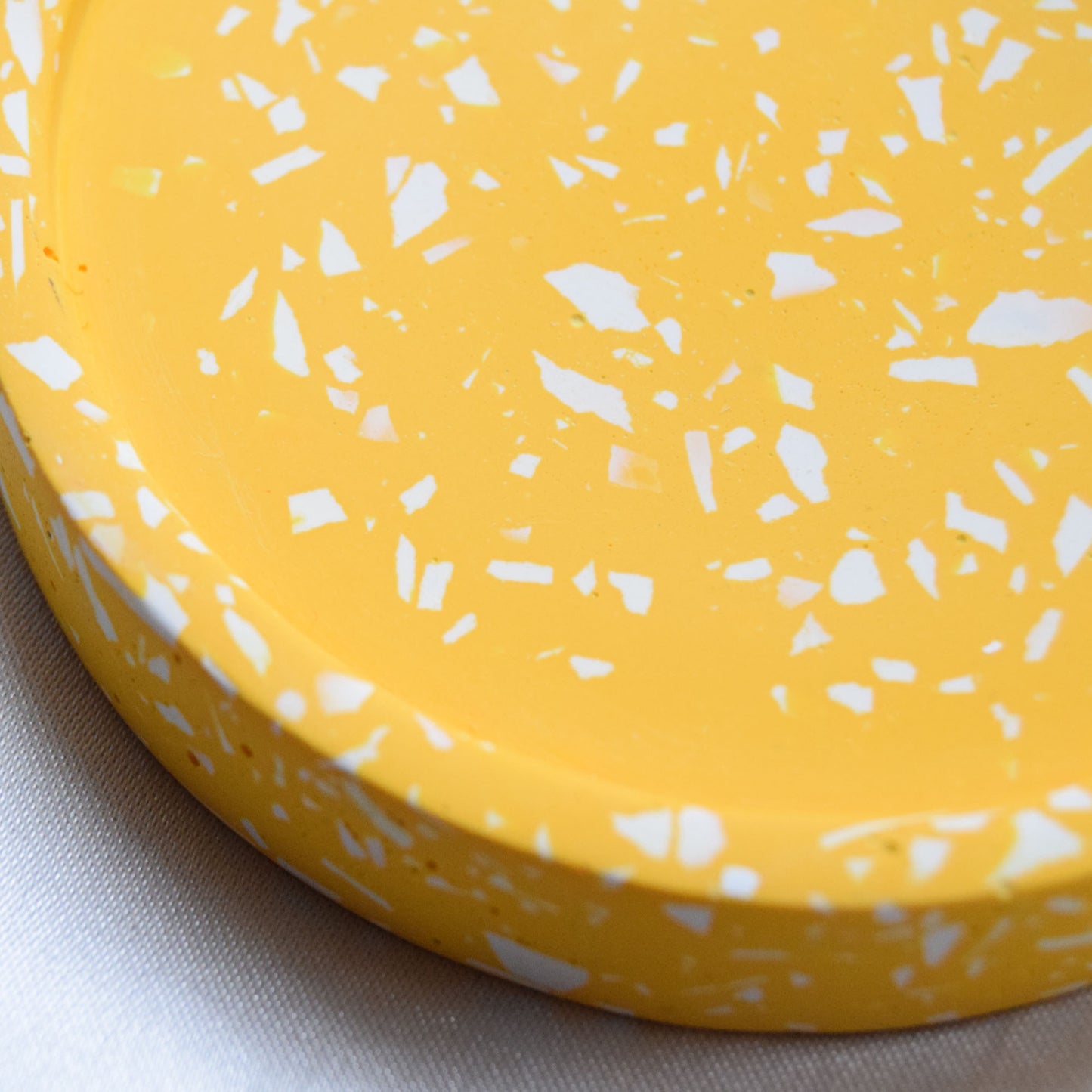 Daisy Jesmonite Coaster