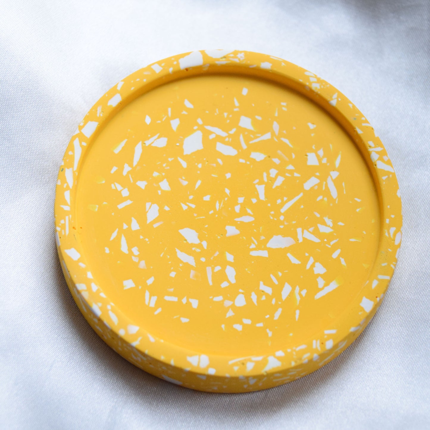 Daisy Jesmonite Coaster