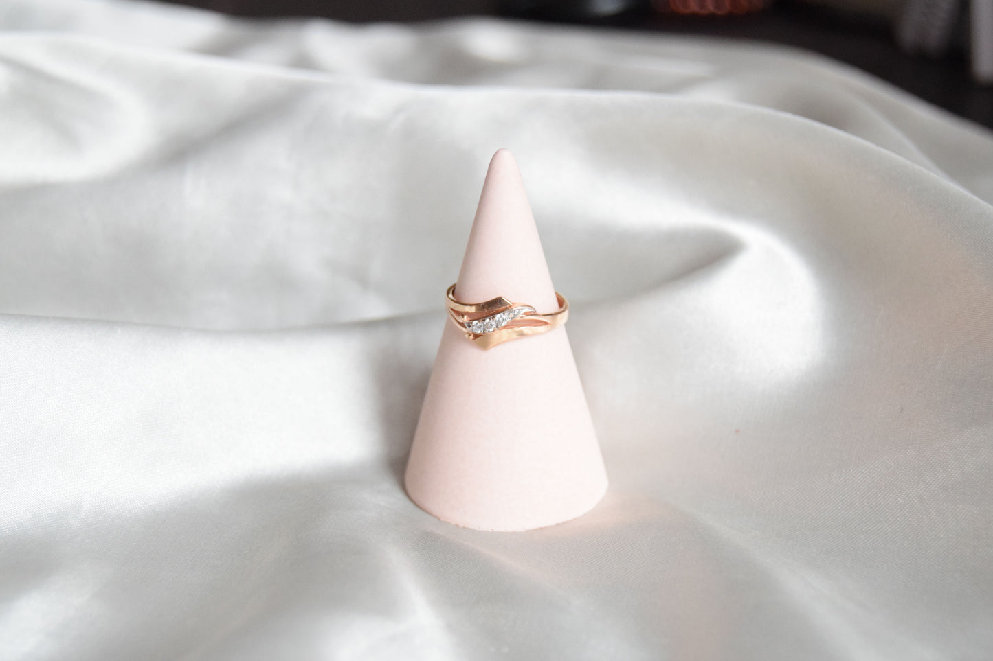 Skyscraper Jesmonite Cone Ring Holder - Light Pink