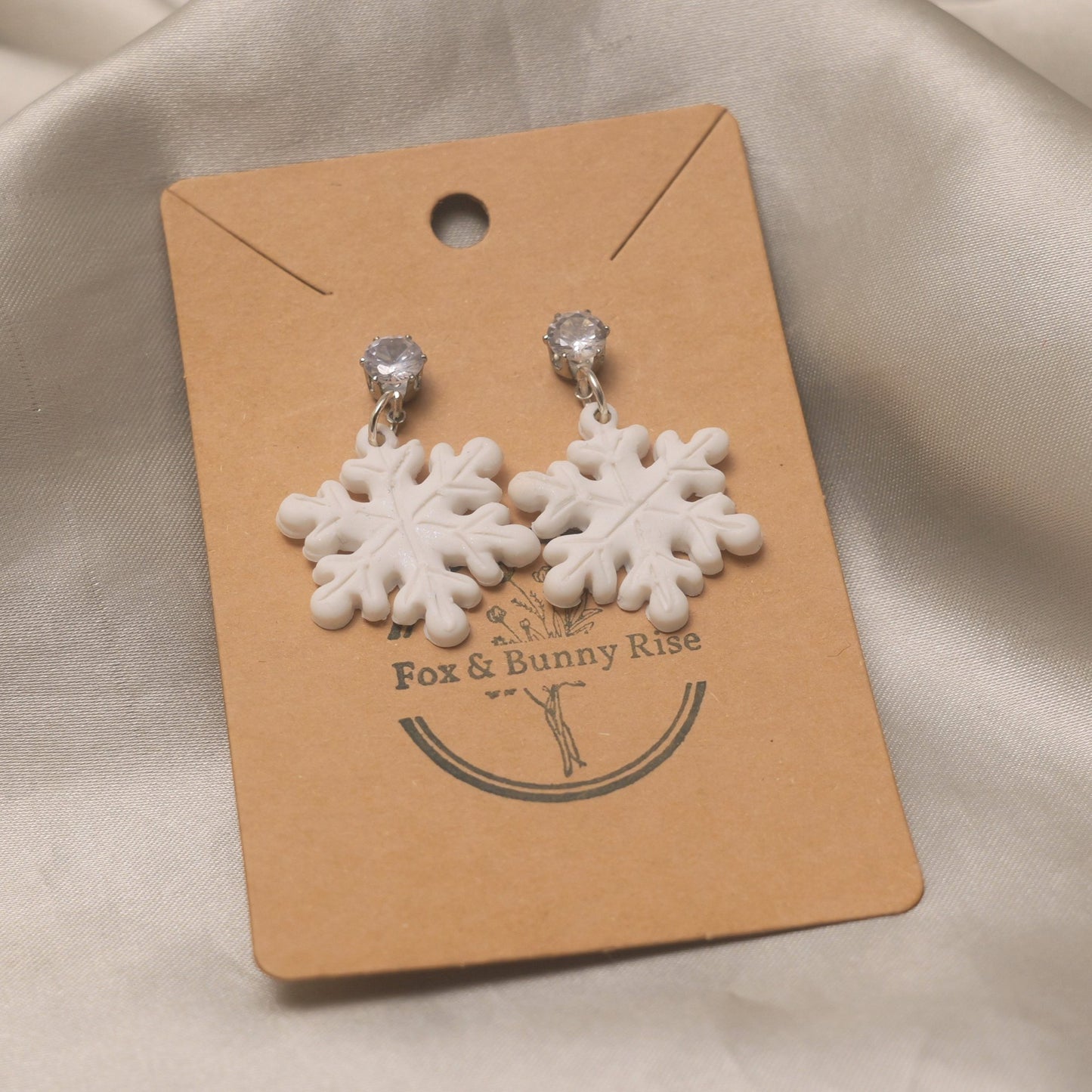 White Snowflakes with Zirconia Dangle Earrings